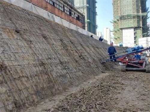 秀峰建筑边坡支护