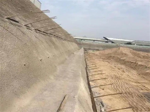 秀峰河道边坡加固